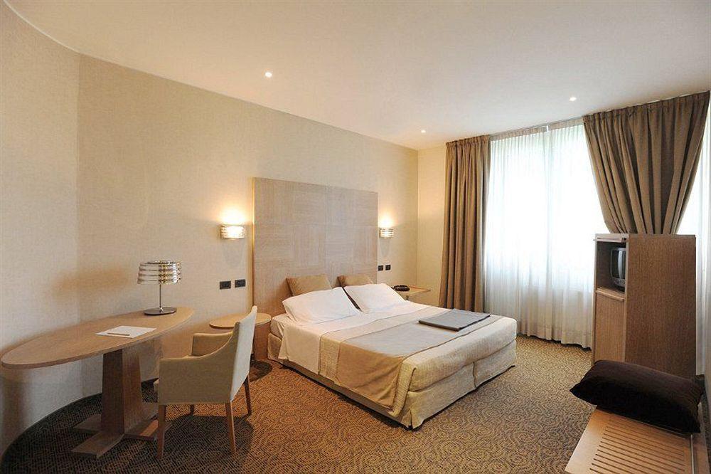 Hotel Cora Карате-Брианца Экстерьер фото
