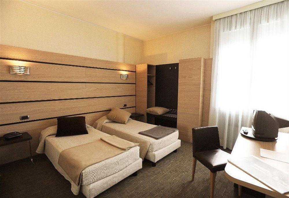 Hotel Cora Карате-Брианца Экстерьер фото