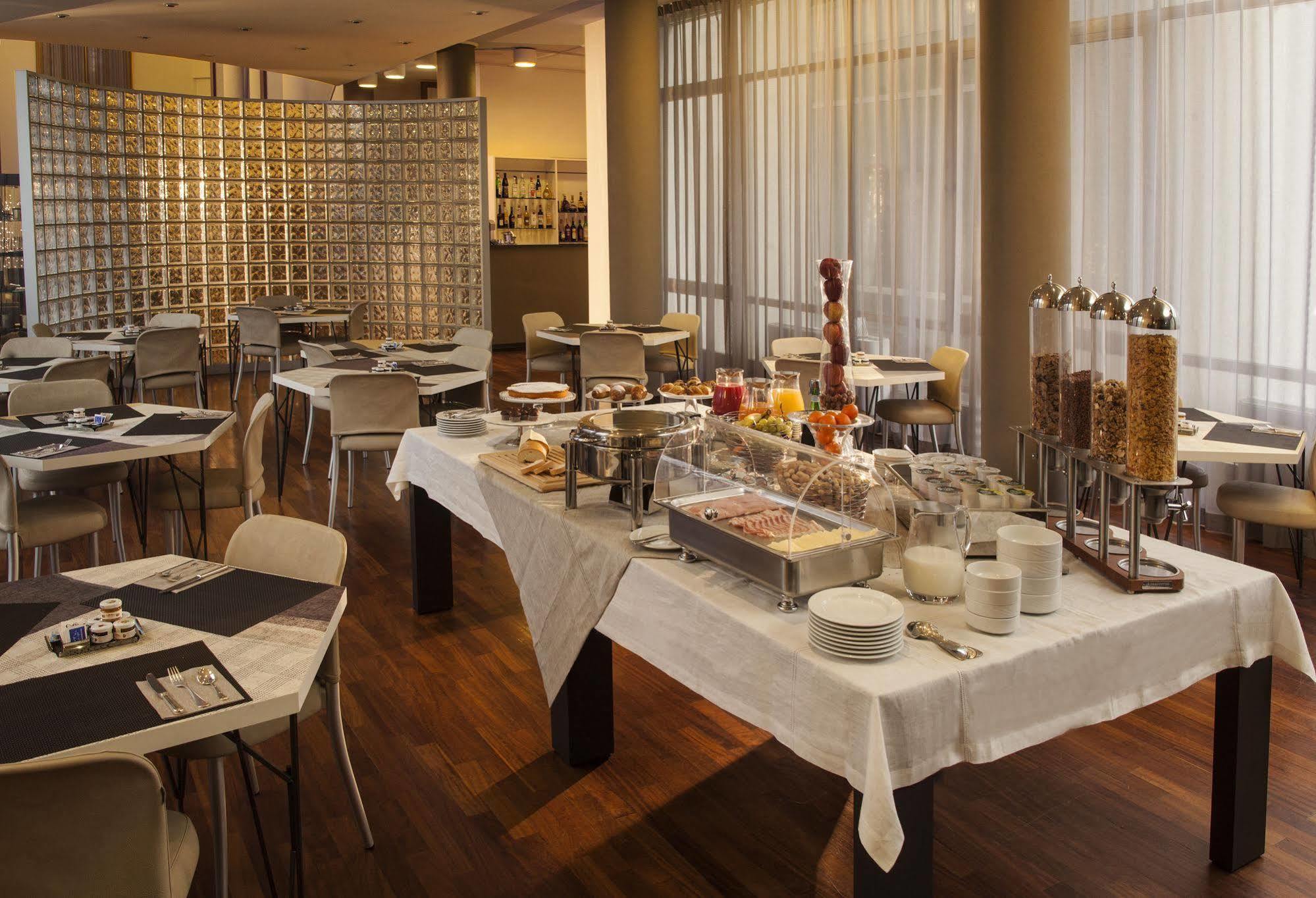 Hotel Cora Карате-Брианца Экстерьер фото